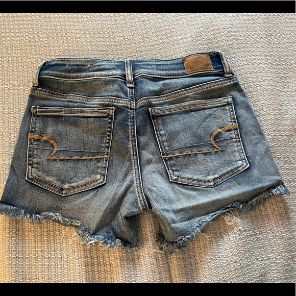American Eagle distressed shorts - Picture 2 of 3